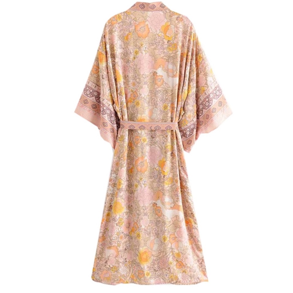 Beautiful kimono style silky top/wrap/robe - Picture 4 of 11